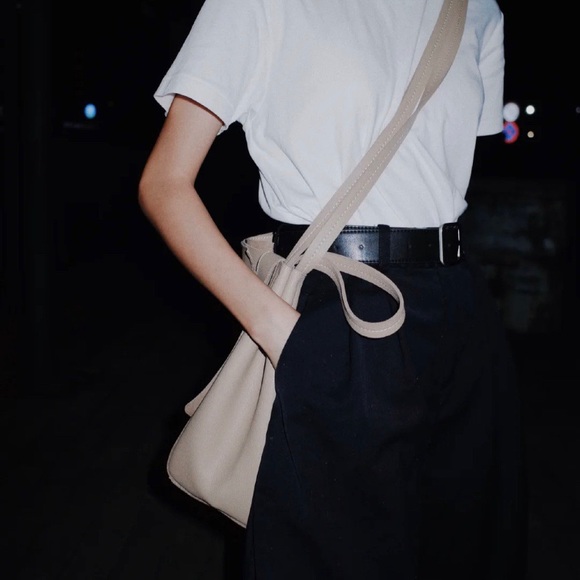 Uniqlo U white tee - Picture 2 of 3